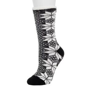 Cuddl Duds snowflake theme slipper socks with grips 9-11 black white
